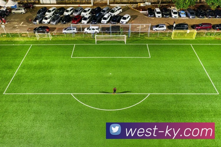 李军专访：从排球新星到传奇教练的心路历程回顾